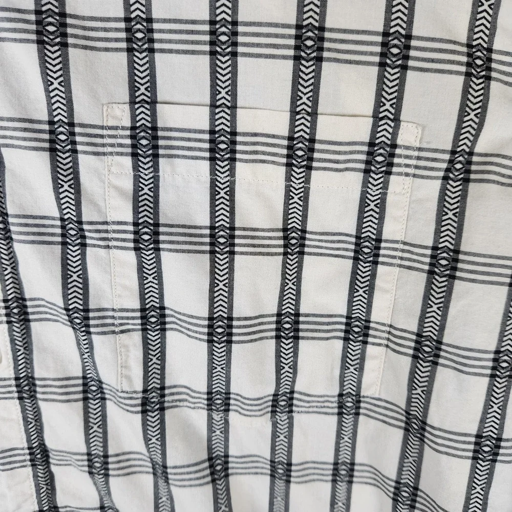 Banana Republic Plaid Button Up Shirt L Untucked Fit Black White‎ Long Sleeve
